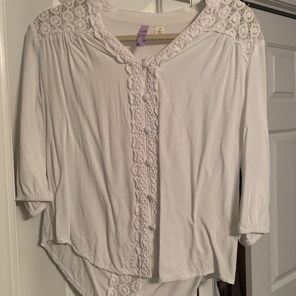 Francesca’s white button up blouse